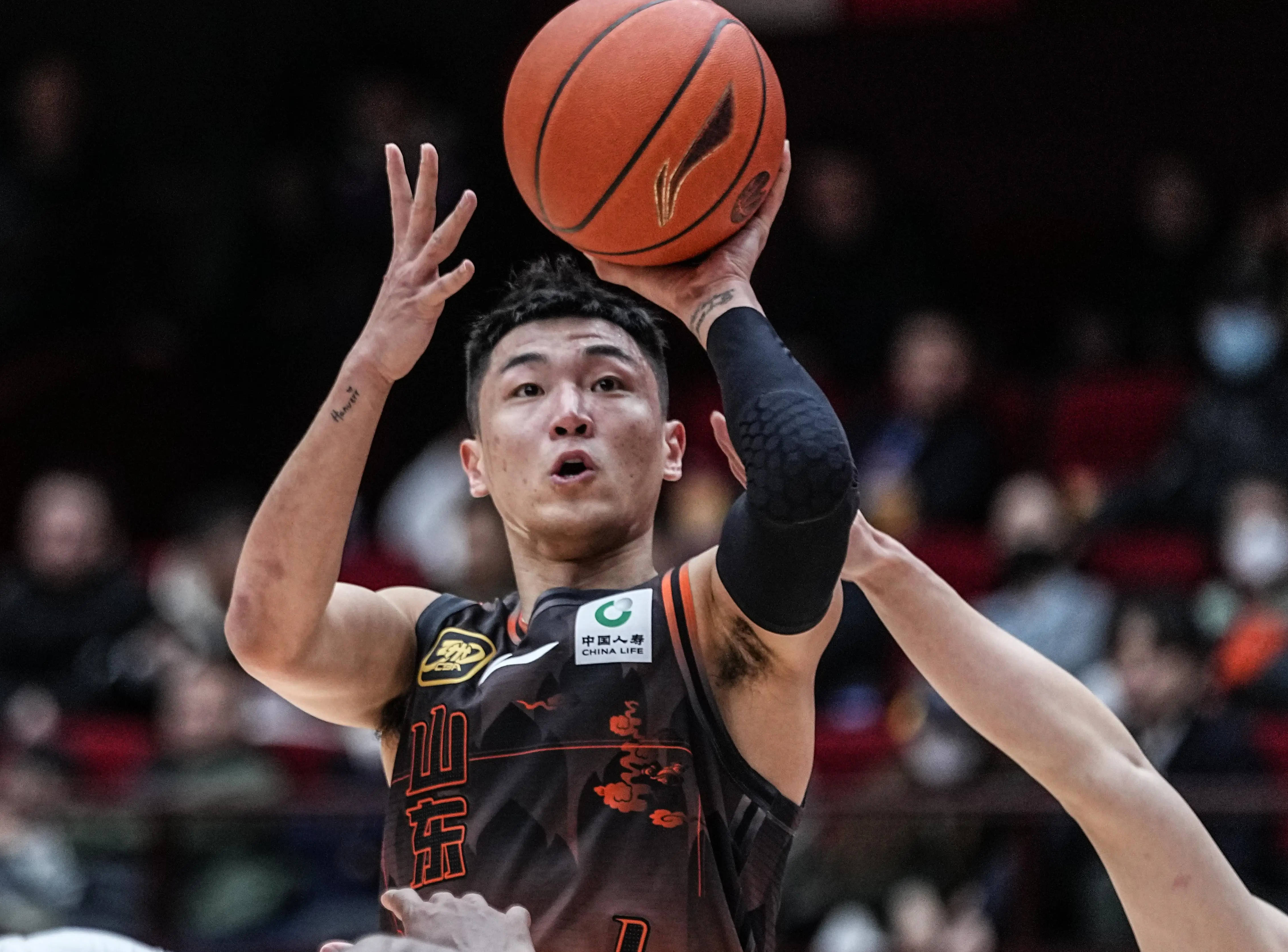 高诗岩27分谢智杰16分5断 山东37分大胜新疆喜迎6连胜
