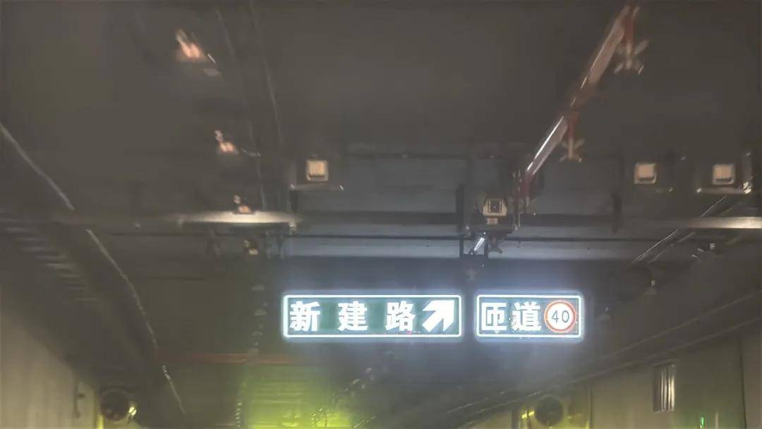 改了改了，都在改了！上海多条隧道“强光刺眼”后续：“微整形”启动