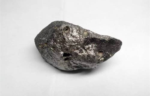 贵金属陨石(贵金属陨石多少钱一克)